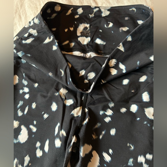 Varley Cheetah Print Capris Leggings - Picture 3 of 10